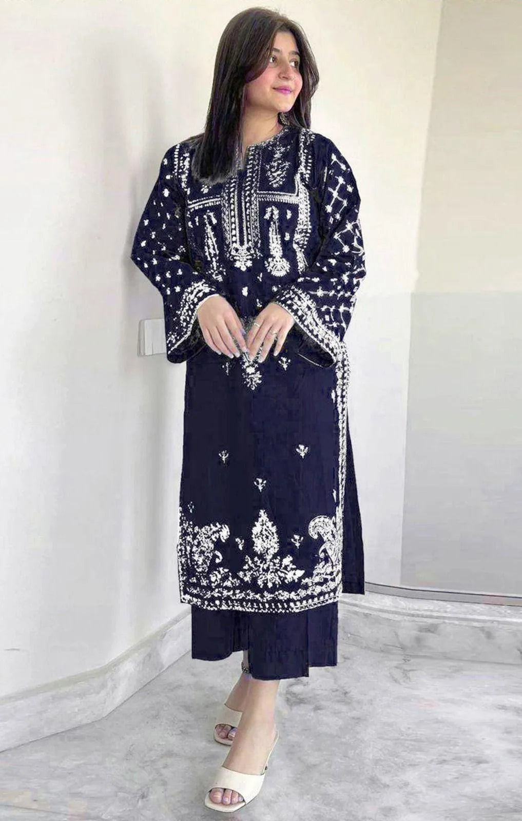 Deep Blue Embroidered Dhanak (2-Piece Suit)