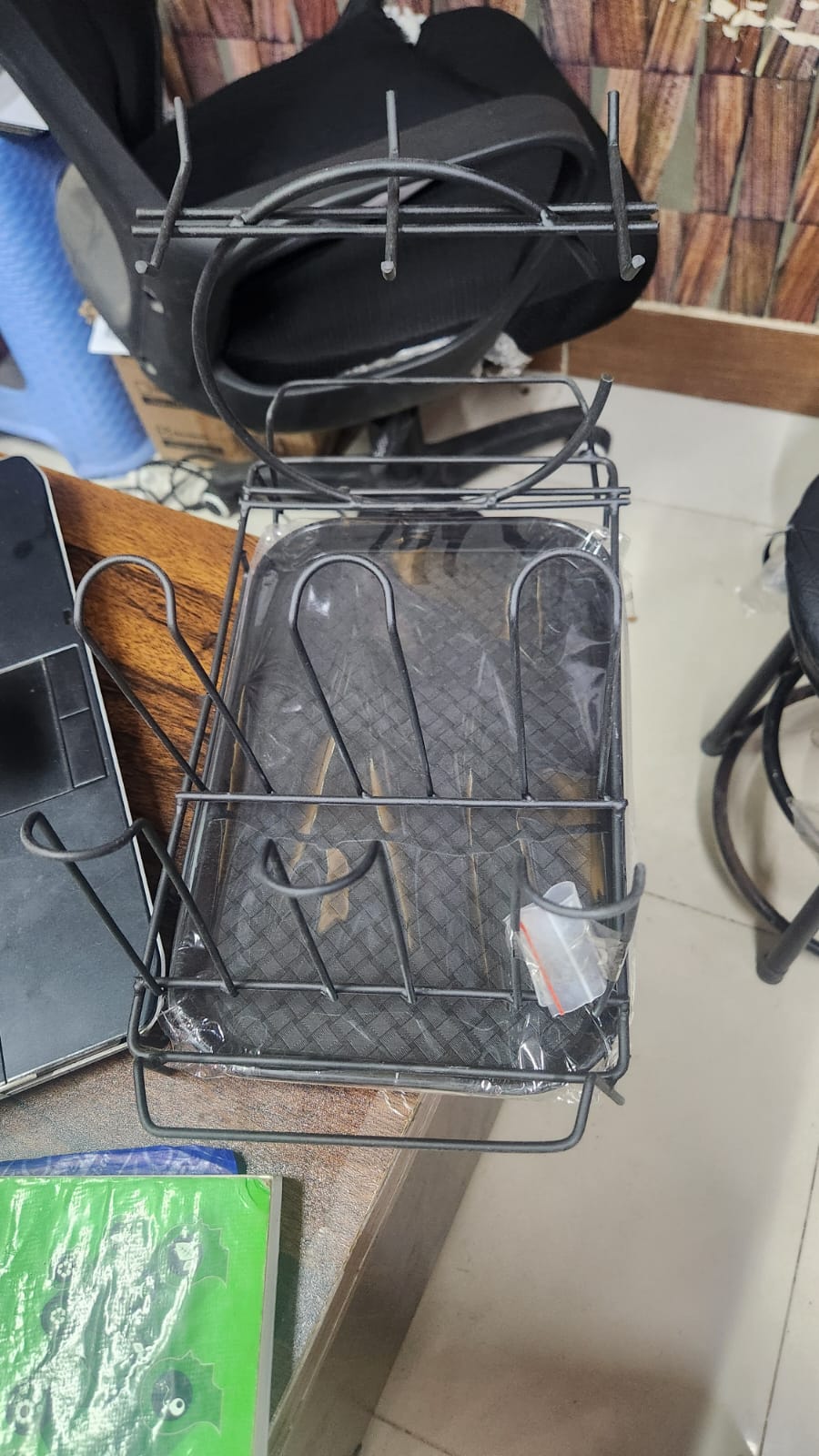 Cup & Glass Organiser: Stylish Countertop Storage